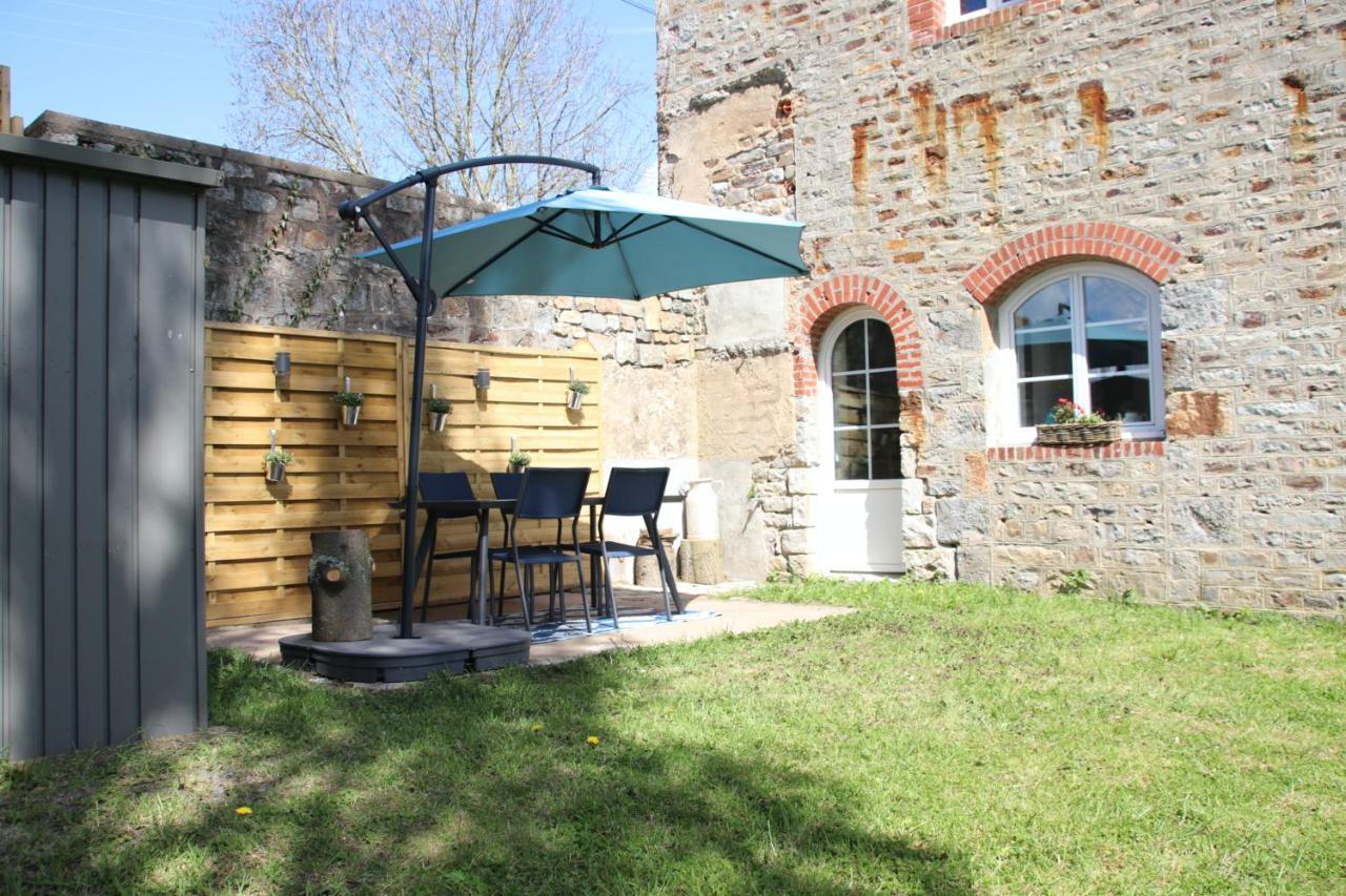 Le Vieil Home, Au Pied De La Cite Medievale La Haute-Chapelle Exterior photo